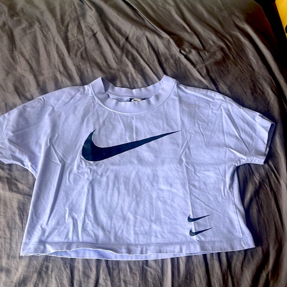 Nike cropped short sleeve t-shirt size S - Picture 1 of 2